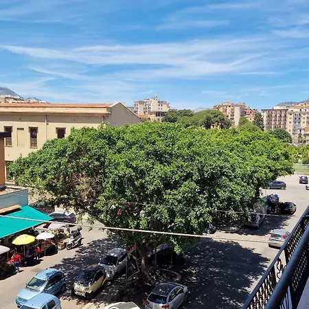 La Casa Di Naele Apartment
