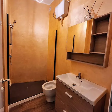 La Casa Di Naele Apartment *